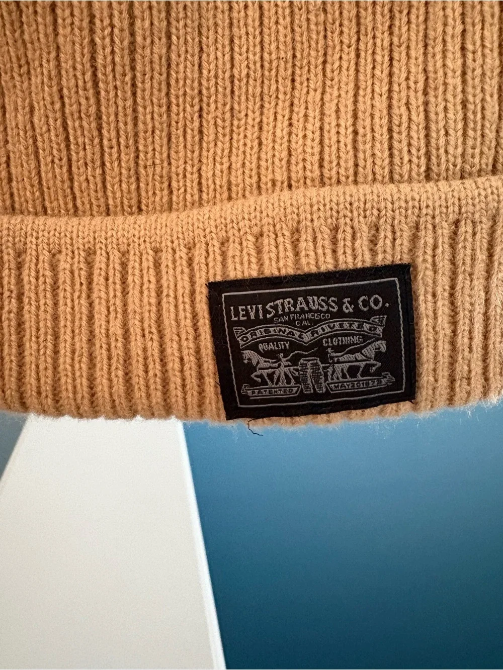 Levi's Backpatch Ribbed Knit Beanie
